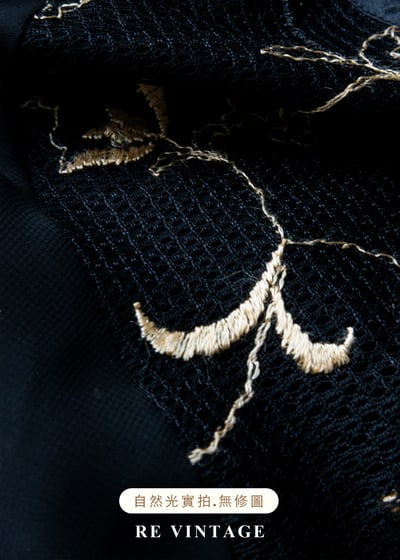 金線刺繡黑透膚細肩帶背心12