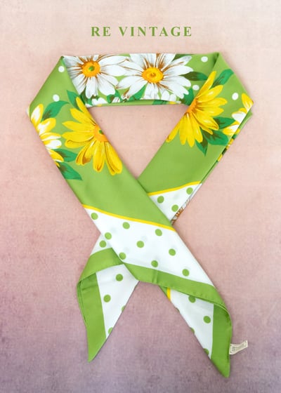 檸檬草地野餐趣絲巾2