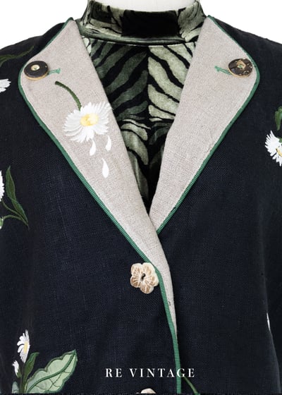 『歐洲寶物』春天小花木釦麻質感長版背心14