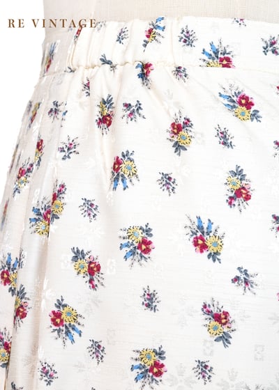 光澤香草奶白色小花高腰九分褲（27-29"）8