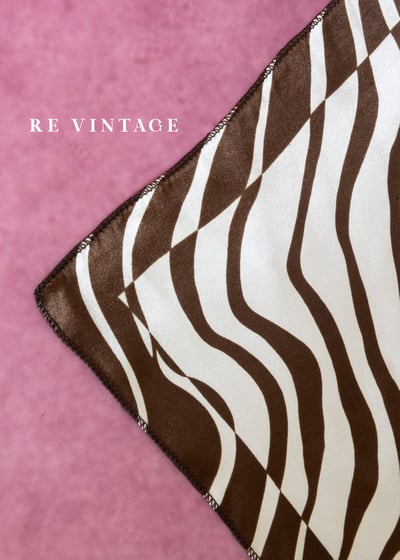 咖啡流動波紋絲巾4