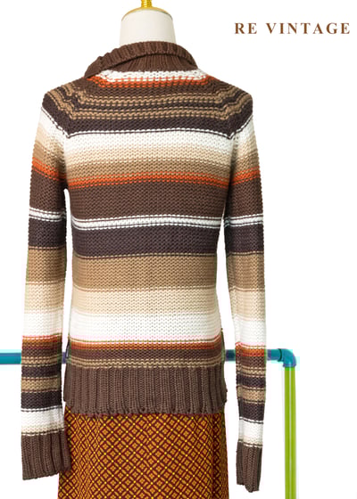 南瓜咖啡奶泡線條斜肩針織毛衣9