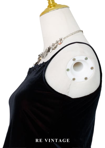 紅光雕刻小花絨布細肩帶背心6