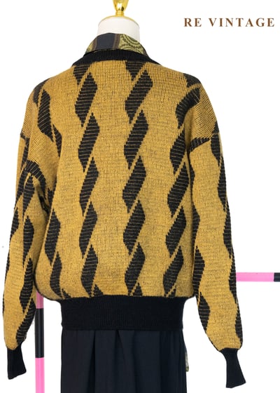 黑黃色螺旋紋路針織毛衣7