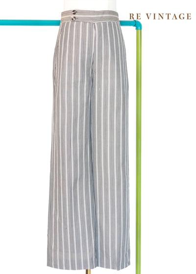 質感單品 - 淺灰色線條直筒褲（25.5"）1