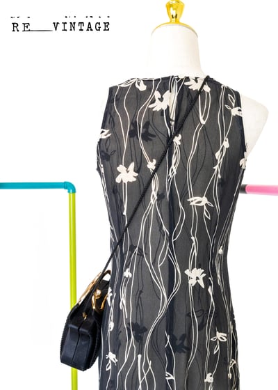 似黑似白小花長洋裝7