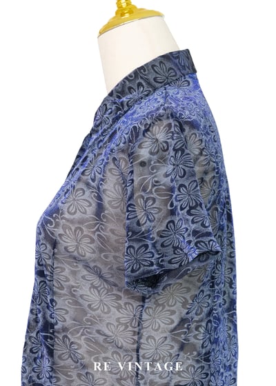 電波花語  - 極光藍燒花透膚上衣7