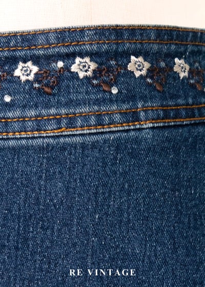 流浪在荒野的星芒不對稱小花刺繡丹寧裙（27"）7