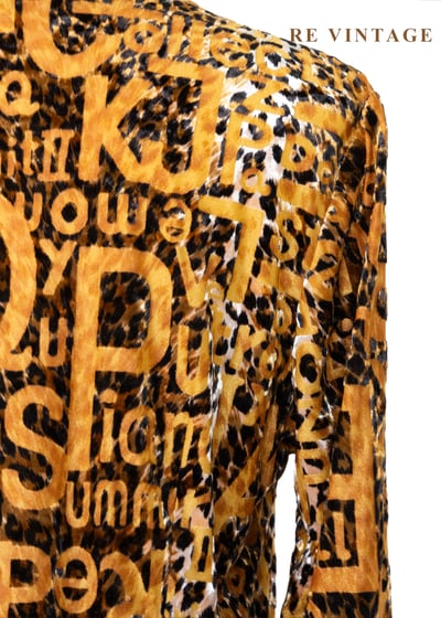 狂熱派對金豹字母絨布上衣14