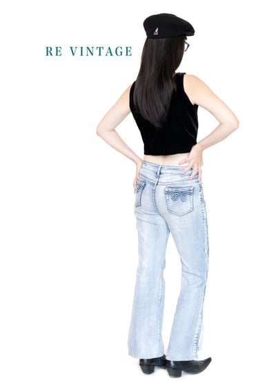 立體小花麻花捲淺色系牛仔褲2