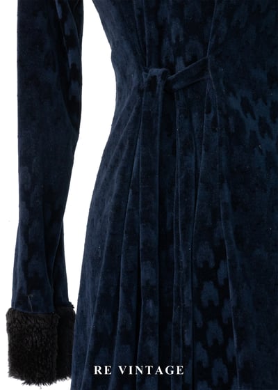 華麗毛邊深藍立體壓絨布洋裝12