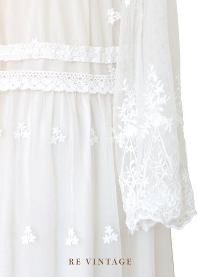 Muted Ivory 小花蕾絲長版罩衫10