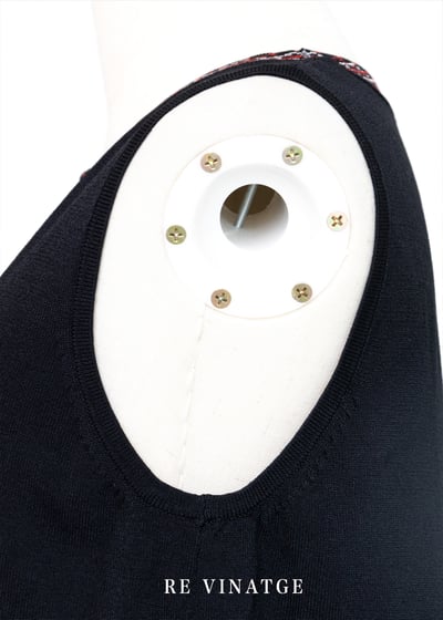 小領口圖騰黑色薄針織背心12