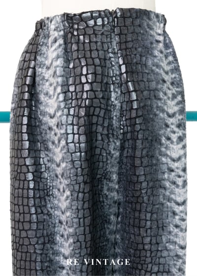 銀灰鱗紋質感冷冽高腰長褲（26-32"）11