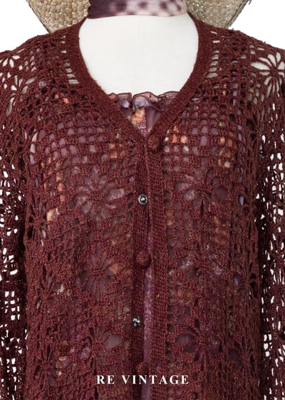 酒紅鉤花暖光透膚罩衫外套3