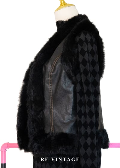 細緻壓花皮革毛毛背心9