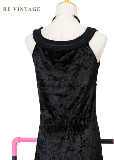 質感單品 - 黑天鵝絨布圓領迷你洋裝13