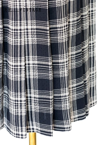 輕薄黑白格百褶裙4