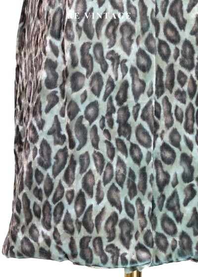 叢林獵手 - 冷調灰綠系豹紋絨布迷你洋裝6