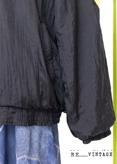 打籃球得滿分的黑色運動外套9