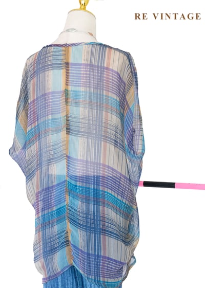 幻彩光影格子輕盈罩衫上衣9