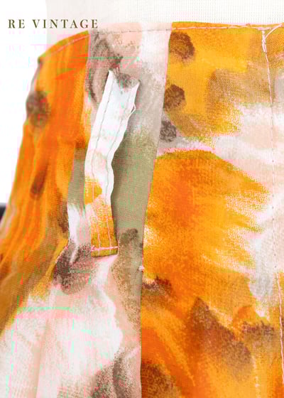 畫家橘紅色小花畫作高腰短褲（25.5")9