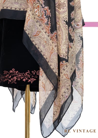 古典花紋邊框黑深罩衫11