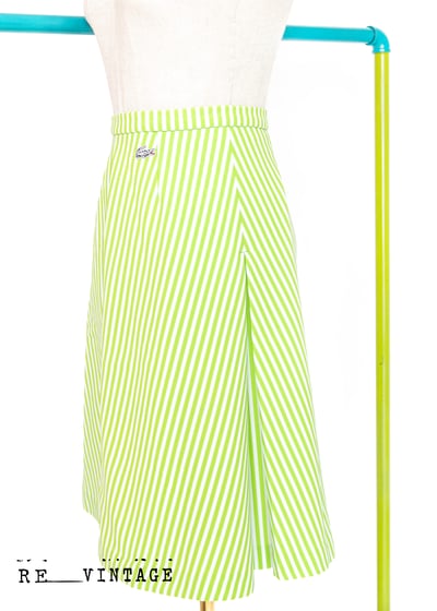 鱷魚の青蘋果綠線條Ａ字裙1