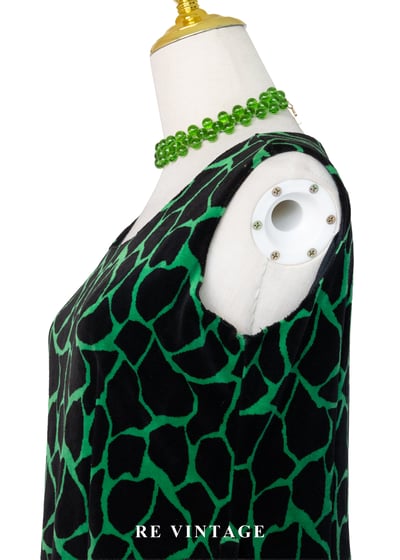 螢光綠長頸鹿紋絨布迷你洋裝10