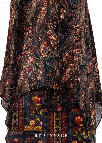 細緻花葉絨布圖騰細肩帶背心4