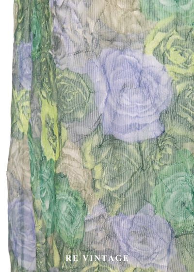 薄透柔和綠花園長洋裝10