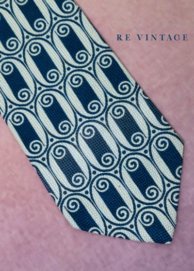 深藍螺旋式的記憶迴圈領帶10