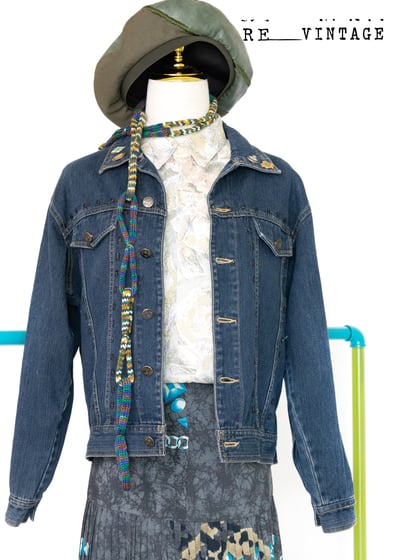 黑色袖珍小花刺繡深藍牛仔外套1