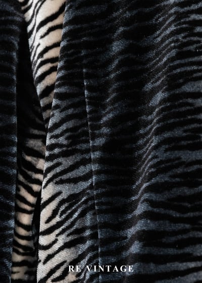 銀黑虎斑絨布長袖上衣13