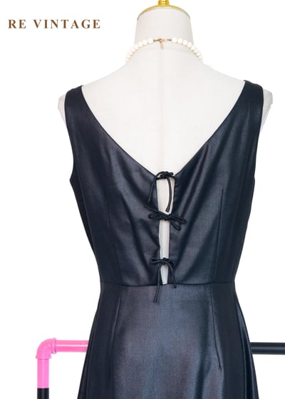 質感單品 - 黑光繫結簡約露背迷你洋裝10