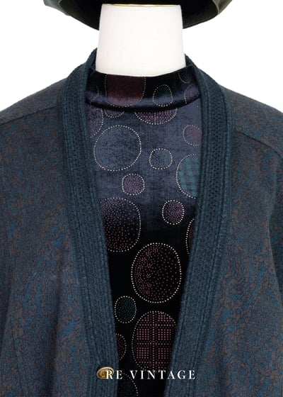 低調的綠棕色大理石紋路針織外套3