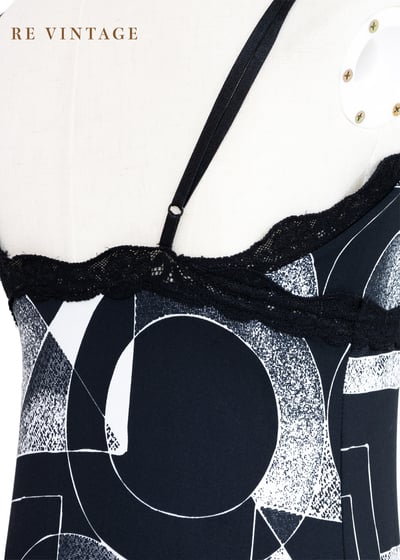 『歐洲寶物』黑與白幾何圖形pixelated印花細肩帶洋裝8