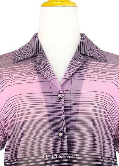 黑與粉相間線條網紗透膚上衣3