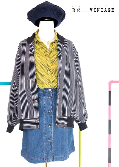 天天深藍線條薄款外套11