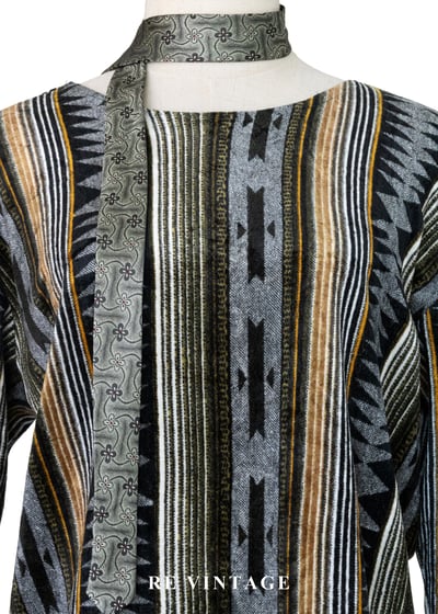 大地系圖騰線條異材絨布上衣3