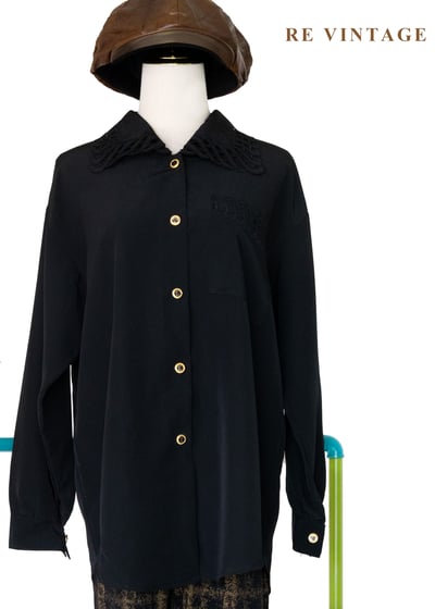 質感單品 - 法式雕花金釦鏤空領黑襯衫6