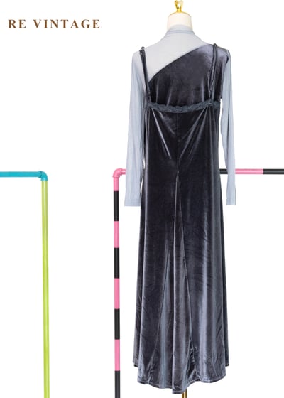 夜色灰光疊影絨布長洋裝10