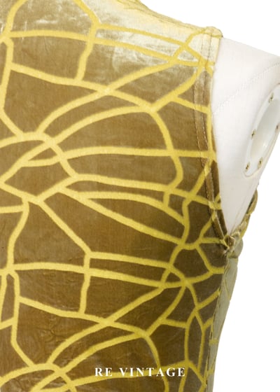 Memory of Light 金黃色絨布背心9