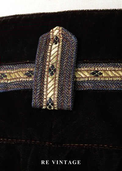 深棕色金線序章絨布短褲（26"）12