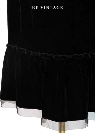 微光天鵝絨黑色連身裙12