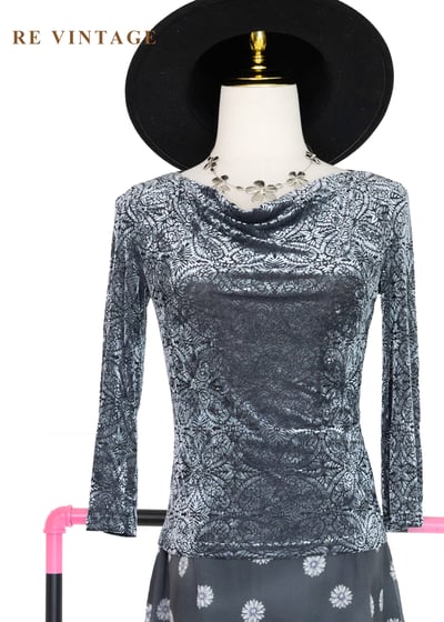 銀葉繁花 - 垂墜領絨布上衣1