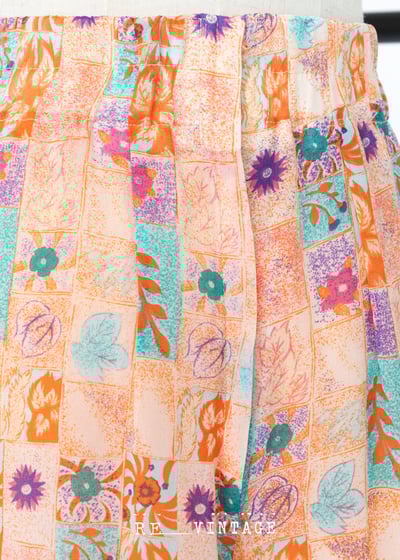 小花朵在格紋裡淡橘子色雪紡短褲（27"）7