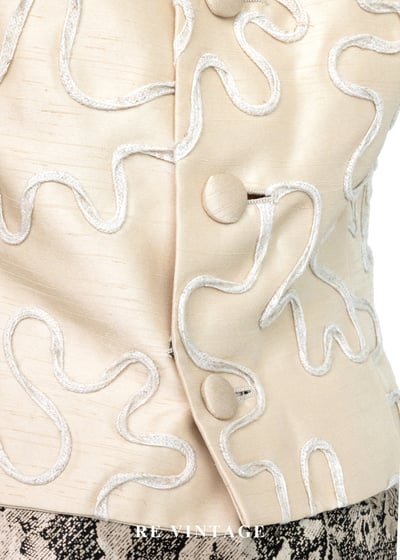 氣質單品 - 米色立體流動的詩上衣10