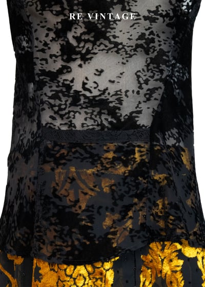 影匿森林不規則斜領透膚上衣10