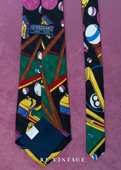 場紳士俱樂部深夜的撞球領帶9